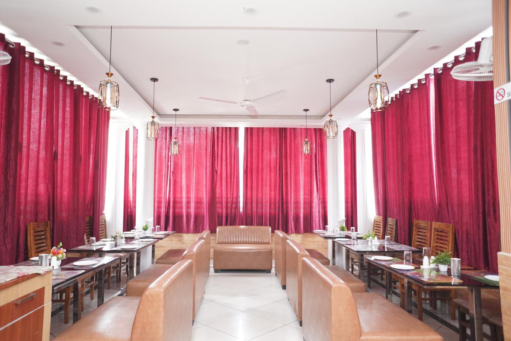 Hotel Sunshine & Restaurant Purnia Buitenkant foto